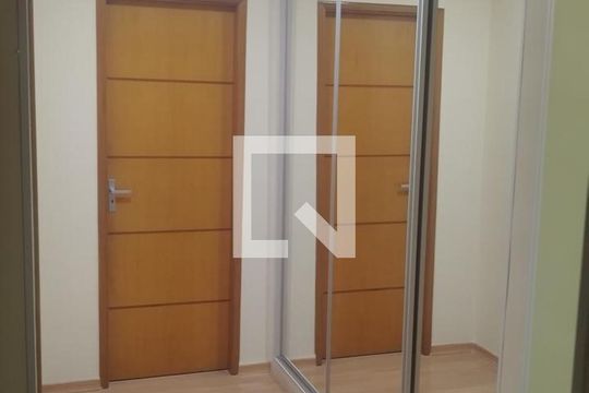 Suíte de casa para alugar com 4 quartos, 260m² em Centro, Contagem