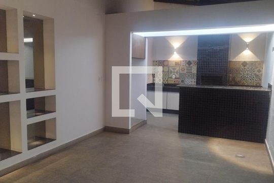 Casa para alugar com 4 quartos, 260m² em Centro, Contagem