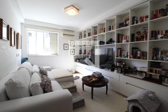 Quarto 1 de apartamento à venda com 4 quartos, 216m² em Itaim Bibi, São Paulo