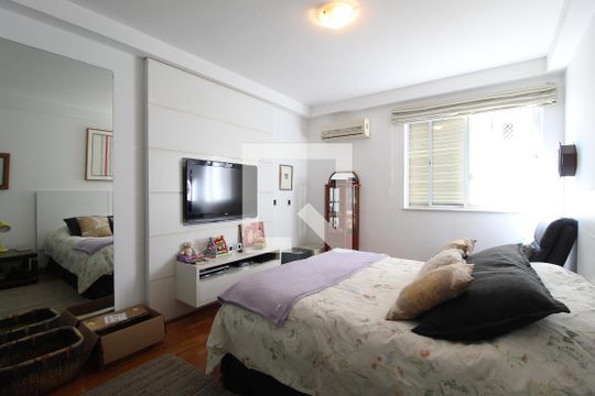 Quarto 2 de apartamento à venda com 4 quartos, 216m² em Itaim Bibi, São Paulo