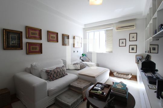Quarto 1 de apartamento à venda com 4 quartos, 216m² em Itaim Bibi, São Paulo