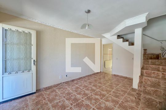 Sala de casa de condomínio à venda com 2 quartos, 119m² em Jardim Adriana, Guarulhos