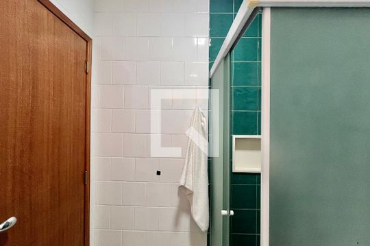 Banheiro  de apartamento para alugar com 1 quarto, 37m² em Copacabana, Rio de Janeiro