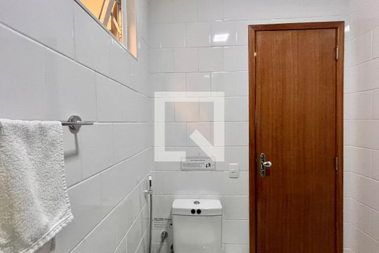 Banheiro  de apartamento para alugar com 1 quarto, 37m² em Copacabana, Rio de Janeiro