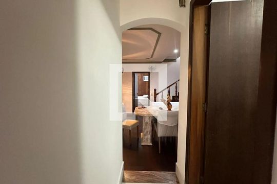 Casa para alugar com 2 quartos, 250m² em Planalto, Belo Horizonte