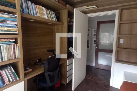 Quarto de apartamento para alugar com 3 quartos, 167m² em Menino Deus, Porto Alegre