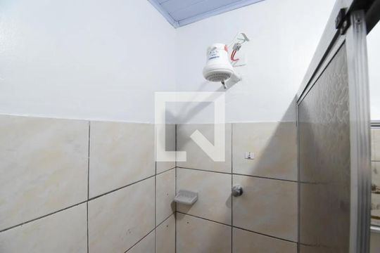 Banheiro de casa de condomínio para alugar com 1 quarto, 35m² em Parque da Fonte, São José dos Pinhais