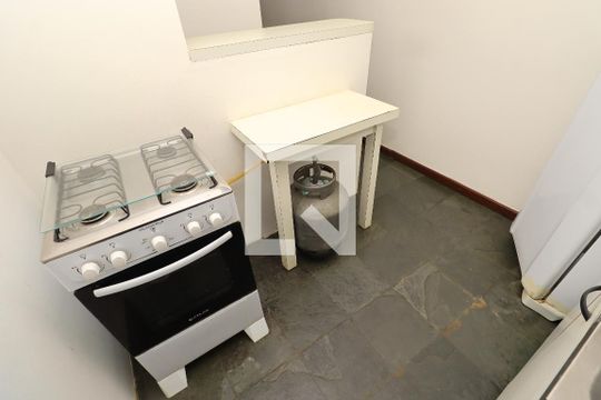 Sala/Cozinha de casa de condomínio para alugar com 1 quarto, 24m² em Praia do Flamengo, Salvador