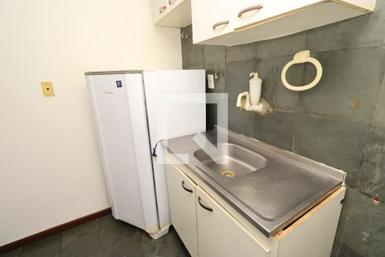 Sala/Cozinha de casa de condomínio para alugar com 1 quarto, 24m² em Praia do Flamengo, Salvador