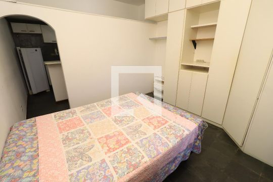 Suíte de casa de condomínio para alugar com 1 quarto, 24m² em Praia do Flamengo, Salvador