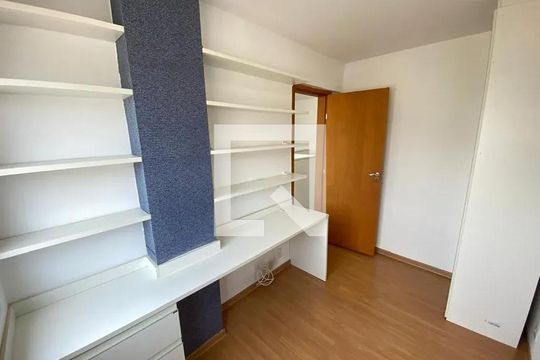 Quarto de apartamento para alugar com 3 quartos, 130m² em Buritis, Belo Horizonte