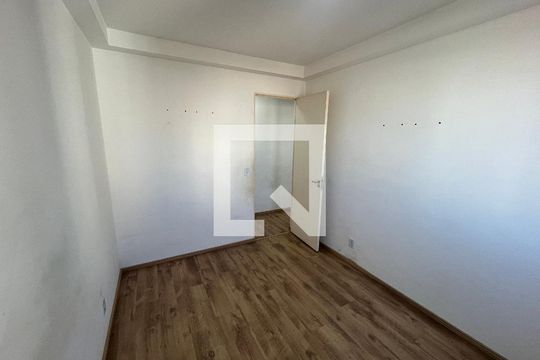 Quarto 1 de apartamento para alugar com 2 quartos, 50m² em Vila Suzana, São Paulo