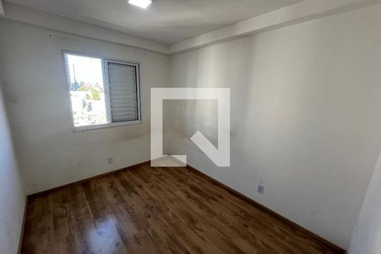 Quarto 1 de apartamento para alugar com 2 quartos, 50m² em Vila Suzana, São Paulo