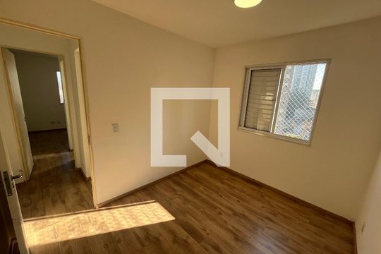 Quarto de apartamento para alugar com 2 quartos, 50m² em Vila Andrade, São Paulo