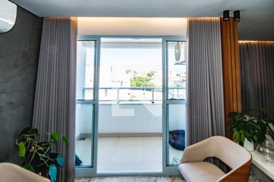 Sala de apartamento para alugar com 2 quartos, 70m² em Planalto, Belo Horizonte