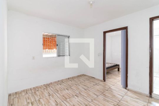 Suíte de casa para alugar com 2 quartos, 50m² em Vila Continental, São Paulo