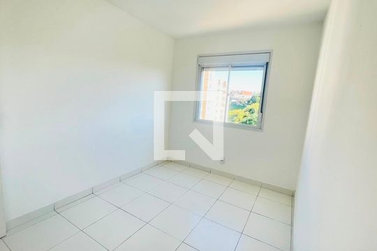 Quarto 2 de apartamento para alugar com 2 quartos, 47m² em Jardim Vitória, Embu das Artes