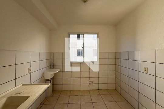 Cozinha de apartamento à venda com 2 quartos, 45m² em Vale das Amendoeiras, Contagem