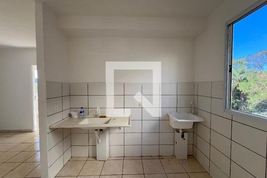 Cozinha e Área de Serviço de apartamento à venda com 2 quartos, 45m² em Vale das Amendoeiras, Contagem