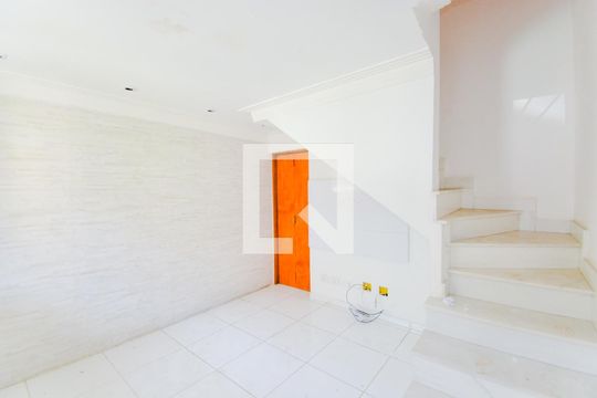 Sala de casa de condomínio à venda com 2 quartos, 50m² em Jardim do Papai, Guarulhos