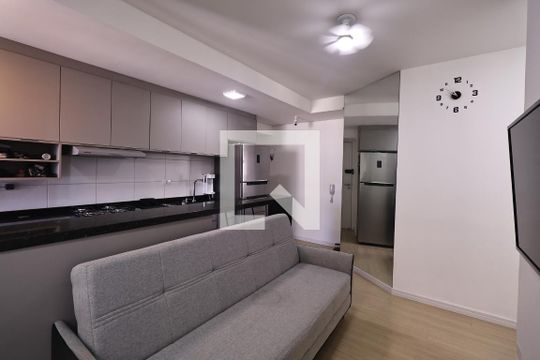Sala de apartamento à venda com 2 quartos, 42m² em Campestre, Santo André