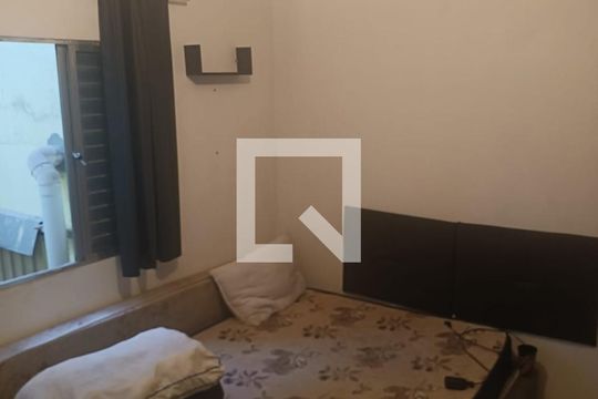 Quarto de casa à venda com 3 quartos, 100m² em Jardim Miriam, São Paulo
