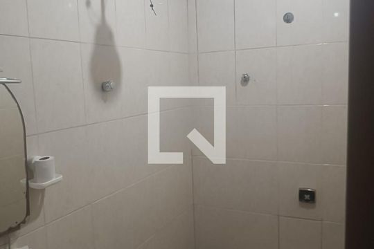 Banheiro de casa à venda com 3 quartos, 100m² em Jardim Miriam, São Paulo