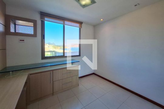 Quarto 1 de apartamento para alugar com 3 quartos, 260m² em Piratininga, Niterói
