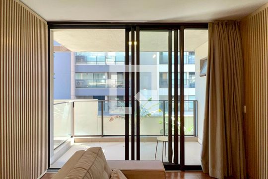 Varanda de kitnet/studio para alugar com 1 quarto, 47m² em Pinheiros, São Paulo