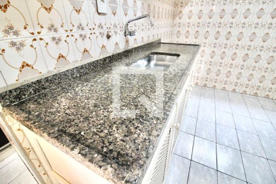Cozinha de apartamento para alugar com 2 quartos, 50m² em Conjunto Habitacional Padre Manoel da Nobrega, São Paulo
