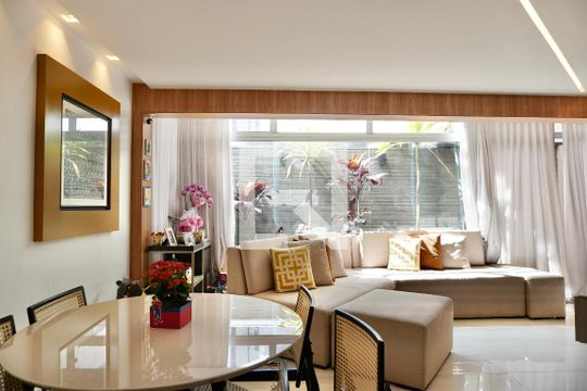 Sala  de apartamento à venda com 2 quartos, 150m² em Savassi, Belo Horizonte