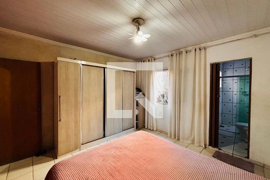 Suíte  de casa à venda com 4 quartos, 120m² em Conceicao, Osasco