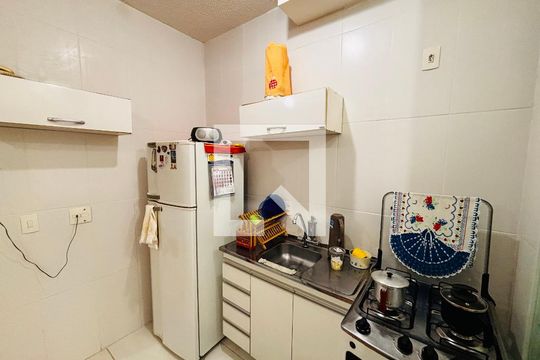 Cozinha de apartamento para alugar com 2 quartos, 59m² em Novo Osasco, Osasco