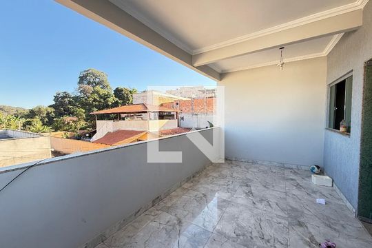 Varanda da sala de casa à venda com 6 quartos, 332m² em Nascentes Imperiais, Contagem