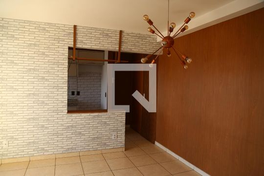 Sala de apartamento para alugar com 3 quartos, 72m² em Jardim Monte Serrat, Aparecida de Goiânia
