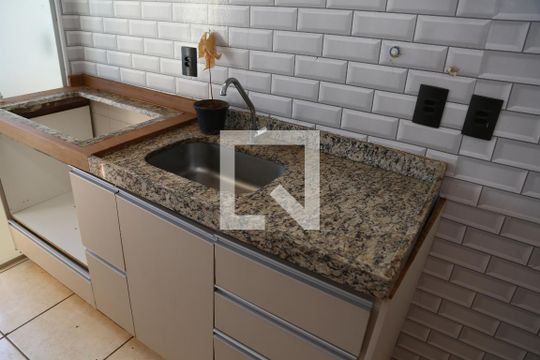 Cozinha de apartamento para alugar com 3 quartos, 72m² em Jardim Monte Serrat, Aparecida de Goiânia