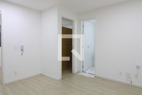 sala / cozinha / área de serviço de apartamento para alugar com 2 quartos, 39m² em Cangaiba, São Paulo
