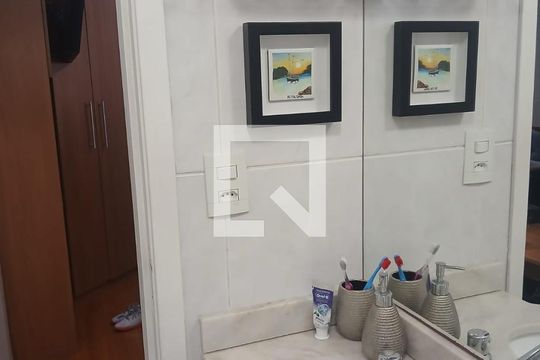 Banheiro de apartamento para alugar com 2 quartos, 63m² em Vila Dusi, São Bernardo do Campo