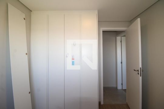 Quarto 1 de apartamento para alugar com 2 quartos, 70m² em Parque Sao Domingos, São Paulo