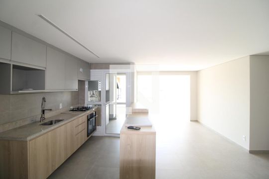 Sala / Cozinha de apartamento para alugar com 3 quartos, 100m² em Parque Sao Domingos, São Paulo