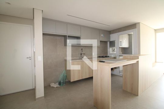 Sala / Cozinha de apartamento para alugar com 3 quartos, 100m² em Parque Sao Domingos, São Paulo