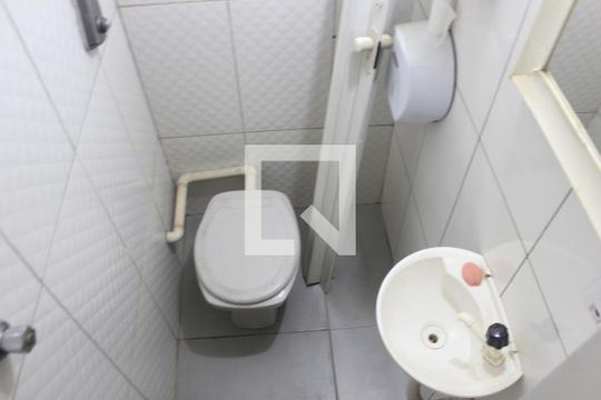 Banheiro de casa para alugar com 1 quarto, 50m² em Jardim Cocaia, Guarulhos