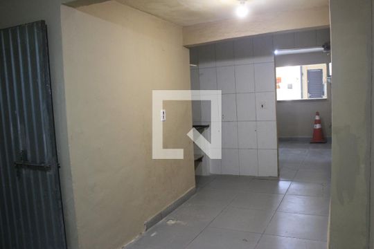 Cozinha de casa para alugar com 1 quarto, 178m² em Jardim Cocaia, Guarulhos