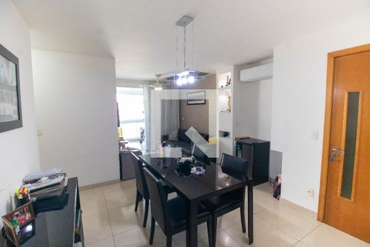 Sala de apartamento à venda com 2 quartos, 81m² em Charitas, Niterói