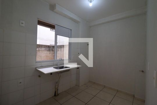 Cozinha de apartamento para alugar com 2 quartos, 42m² em (l-10), Ribeirão Preto