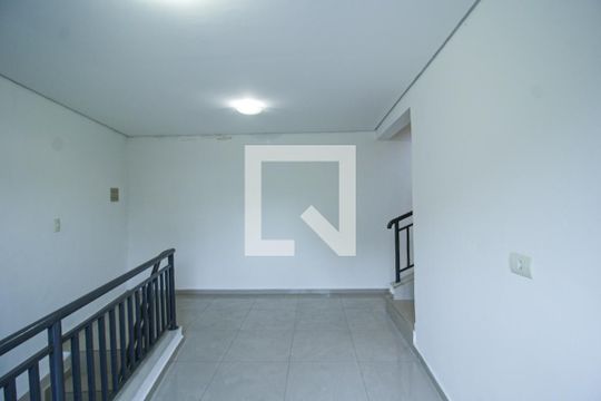 Sala de casa para alugar com 3 quartos, 175m² em Jardim Regina, São Paulo