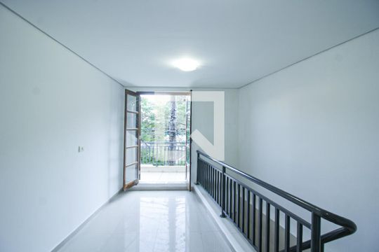 Sala de casa para alugar com 3 quartos, 175m² em Jardim Regina, São Paulo