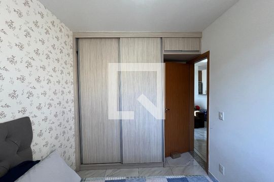 Quarto 1 de apartamento à venda com 2 quartos, 45m² em Cabral, Contagem