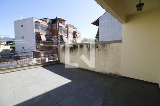 Casa para alugar com 3 quartos, 209m² em Taquara, Rio de Janeiro
