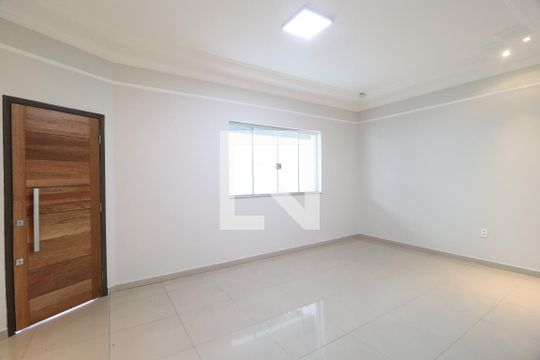 Sala 1 de casa para alugar com 3 quartos, 231m² em Tabajaras, Uberlândia